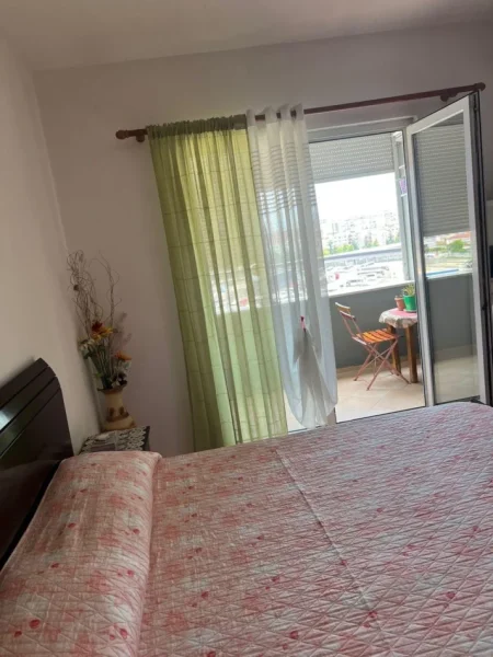 Tirane, jepet me qera apartament 2+1 Kati 7, 85 m² 450 € (Terminali)