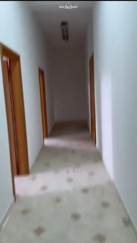 Tirane, shitet ambjent biznesi Kati 2, 230 m² 550.000 € (Brryli)