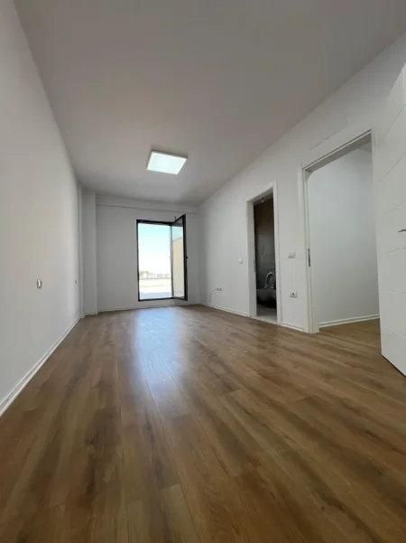 Tirane, shitet apartament 2+1+Ballkon Kati 1, 274 m² 