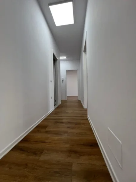 Tirane, shitet apartament 2+1+Ballkon Kati 1, 274 m² 