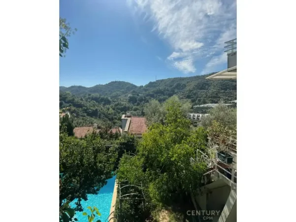 Tirane, shitet Vile 4+1+Aneks+Ballkon Kati 0, 491 m² 1.100.000 € (Kodra e diellit)