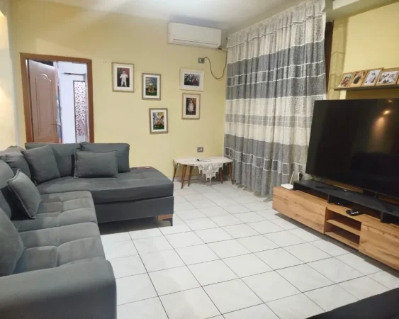Tirane, shitet Vile 3+1 , 268 m² 620.000 € (Rruga Fortuzi)