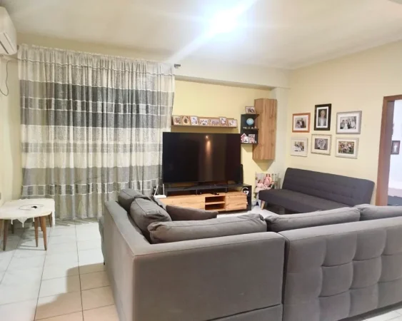 Tirane, shitet Vile 3+1 , 268 m² 620.000 € (Rruga Fortuzi)