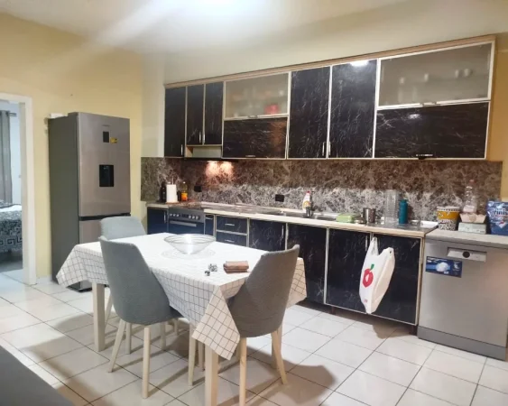 Tirane, shitet Vile 3+1 , 268 m² 620.000 € (Rruga Fortuzi)