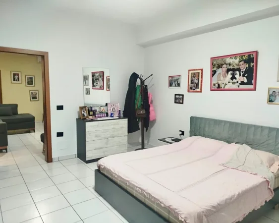 Tirane, shitet Vile 3+1 , 268 m² 620.000 € (Rruga Fortuzi)