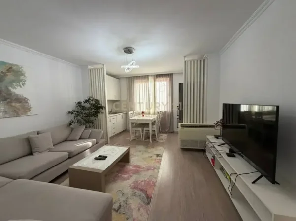 Tirane, shitet apartament 2+1 Kati 5, 87 m² 140.000 € (Kinostudio)