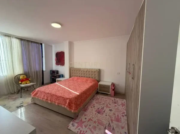 Tirane, shitet apartament 2+1 Kati 5, 87 m² 140.000 € (Kinostudio)