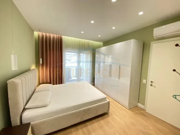 Tirane, jepet me qera apartament 2+1+Ballkon Kati 1, 100 m² 650 € (Rruga e Dibres)