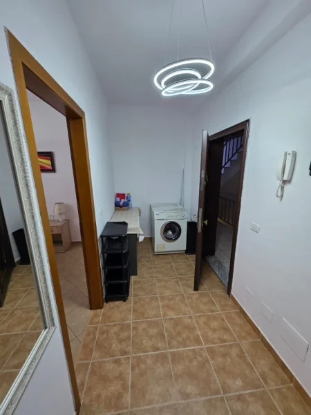 🏠Tirane, jepet me qera Apartament 1+1 Kati 4, 66 m², Çmimi 50.000 Lekë të Reja, tek 5 Maj, Tiranë.