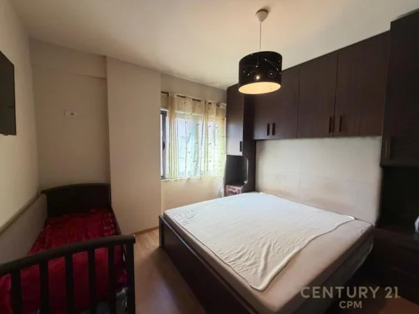 Tirane, jepet me qera apartament 1+1 Kati 3, 68 m² 550 € (Liqeni Thate smart146577)