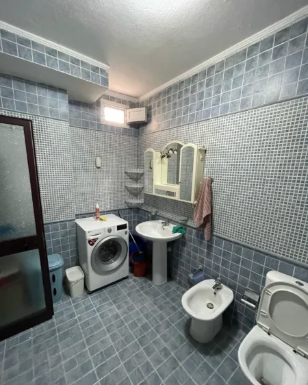 Tirane, shitet apartament 2+1 Kati 9, 80 m² 192.000 € (Petro Nini Luarasi)