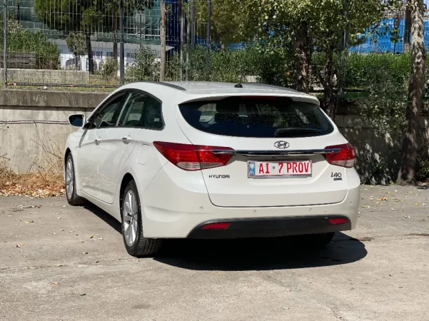 Tirane, shes makine me portobagazh Hyundai I40 Nafte, e bardhë automatik Klima 164.000 km
