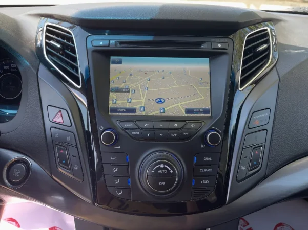 Tirane, shes makine me portobagazh Hyundai I40 Nafte, e bardhë automatik Klima 164.000 km