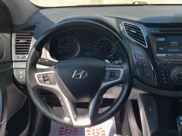 Tirane, shes makine me portobagazh Hyundai I40 Nafte, e bardhë automatik Klima 164.000 km