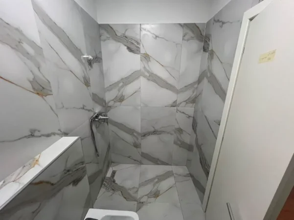 Tirane, shitet apartament 2+1 Kati 6, 112 m² (Laprake)