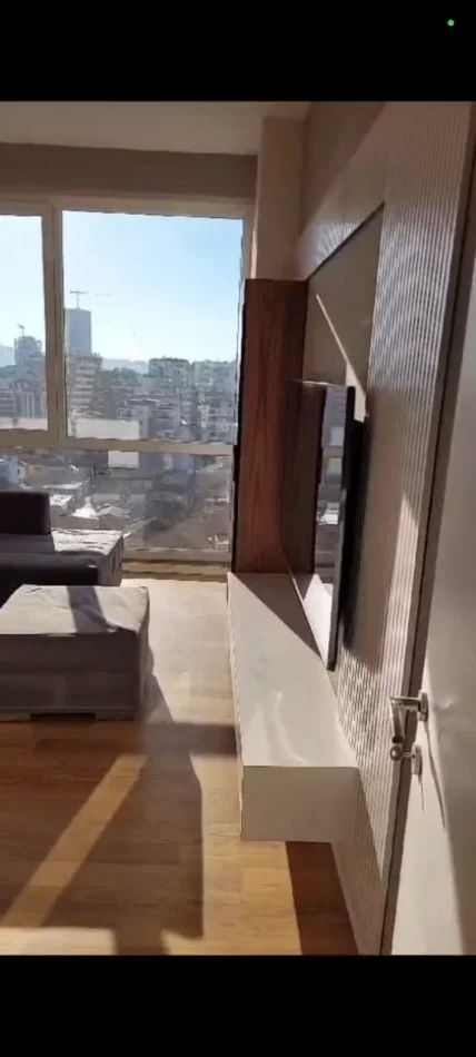 Tirane, jepet me qera apartament 3+1 Kati 9, 130 m² 850 € (Selvia)