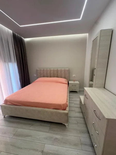 Tirane, jepet me qera apartament 1+1 Kati 3, 70 m² 700 € (Rruga Jordan Misja)