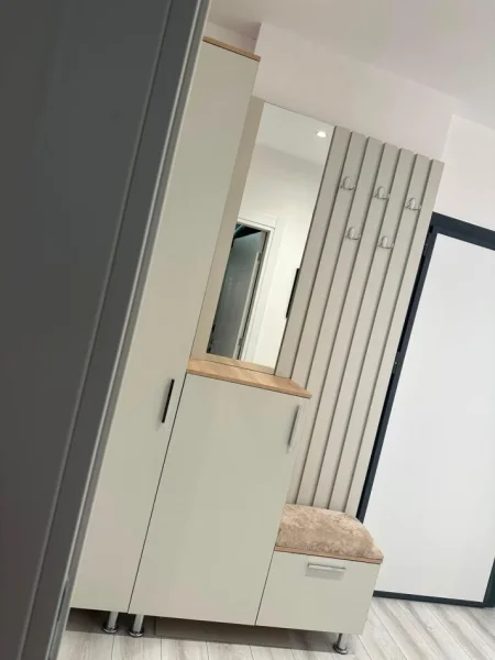 Tirane, jepet me qera apartament 1+1 Kati 3, 70 m² 700 € (Rruga Jordan Misja)