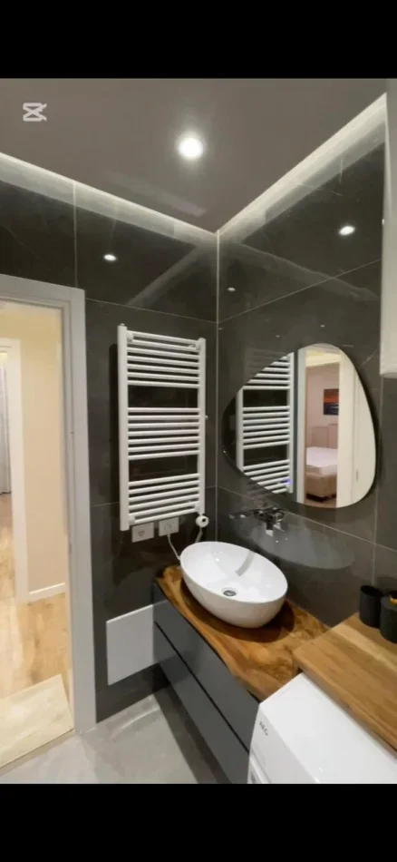 Tirane, jepet me qera apartament 2+1 Kati 5, 116 m² 1.500 € (Liqeni i Thatë)