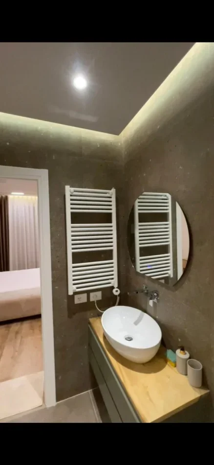 Tirane, jepet me qera apartament 2+1 Kati 5, 116 m² 1.500 € (Liqeni i Thatë)