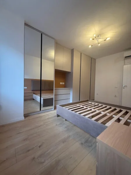 Tirane, jepet me qera apartament 1+1 Kati 8, 80 m² 700 € (Rruga Dritan Hoxha)