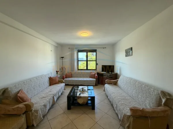 Shitet, Apartament 2+1, Kinostudio, Tiranë. 0696069906