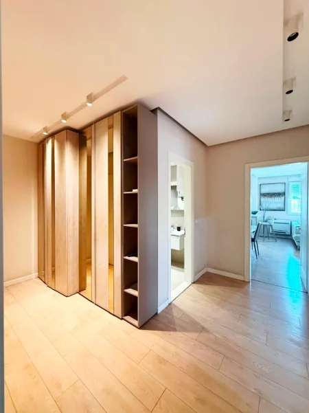 Tirane, shitet apartament 3+1 , 125 m² 349.999 € 