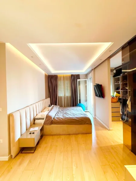 Tirane, shitet apartament 3+1 , 125 m² 349.999 € 