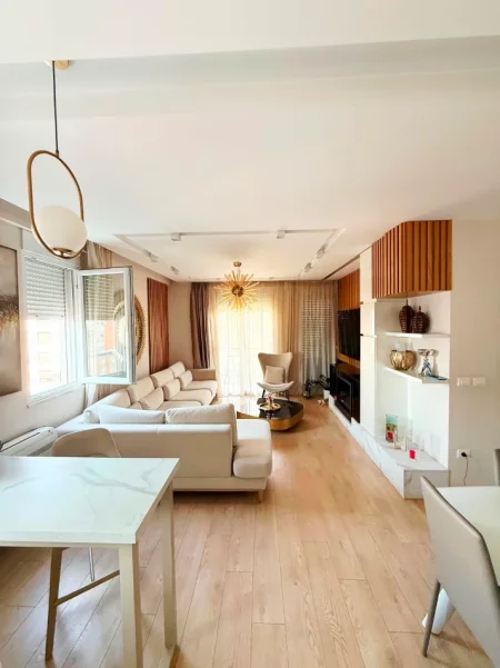 Tirane, shitet apartament 3+1 , 125 m² 349.999 € 