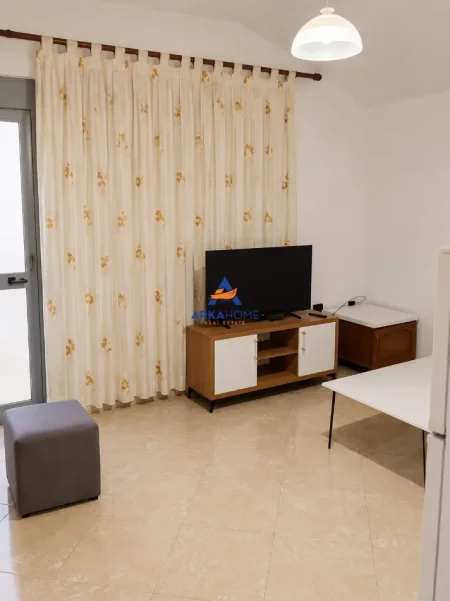 Tirane, jepet me qera apartament 1+1 Kati 3, 75 m² 540 € (5 MAJI)