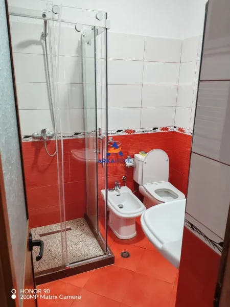 Tirane, jepet me qera apartament 1+1 Kati 3, 75 m² 540 € (5 MAJI)
