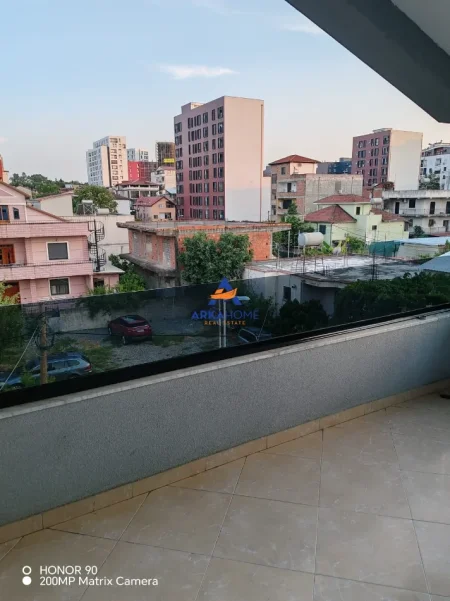 Tirane, jepet me qera apartament 1+1 Kati 3, 75 m² 540 € (5 MAJI)