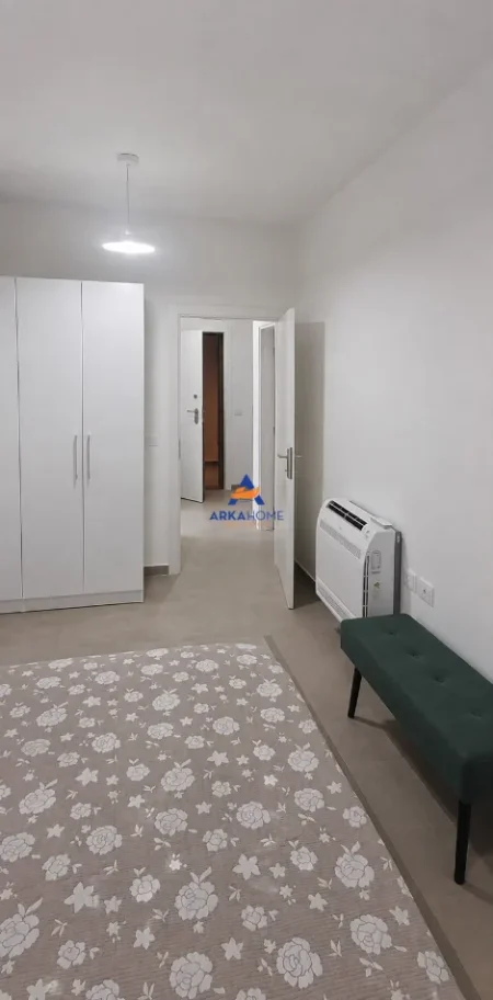Tirane, jepet me qera apartament 1+1+Ballkon Kati 3, 80 m² 450 € (RRUGA DRITAN HOXHA)