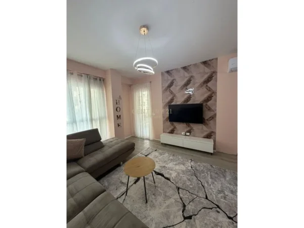 Tirane, shitet apartament 1+1 Kati 4, 62 m² 135.000 € (kompleksi aura)