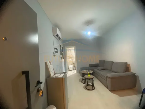 Tirane, jepet me qera ambjent biznesi Kati 10, 189 m² 3.000 € (Rruga e Kavajes)