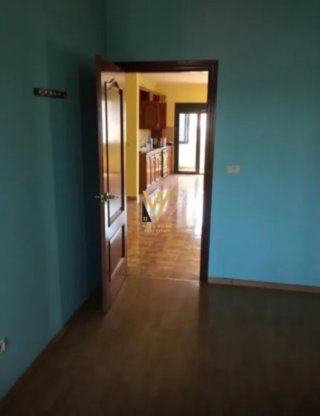 Tirane, jepet me qera apartament 3+1+Ballkon Kati 5, 170 m² 570 € (RRUGA E DIBRES)