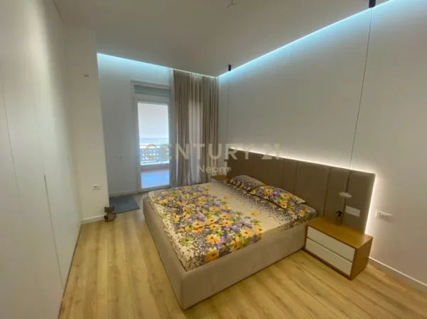 Tirane, jepet me qera apartament 2+1+Ballkon Kati 5, 102 m² 1.200 € (Kopshti Botanik)