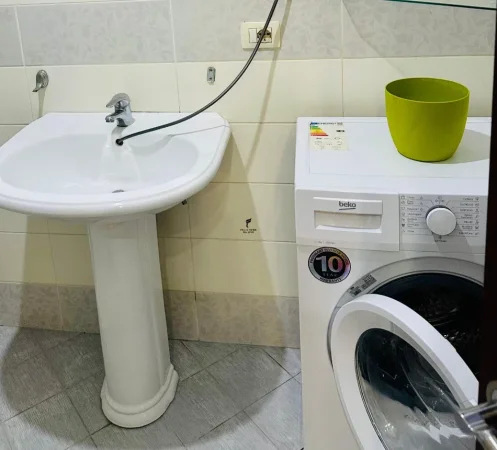 Tirane, jepet me qera apartament 1+1 Kati 2, 70 m² 600 € (KODRA E DIELLIT)
