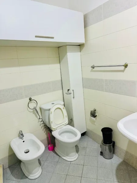 Tirane, jepet me qera apartament 1+1 Kati 2, 70 m² 600 € (KODRA E DIELLIT)