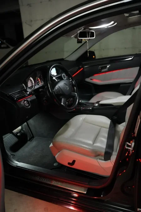Tirane, shitet makine Mercedes benz Nafte, automatik Kondicioner 250.000 km 8.800 €