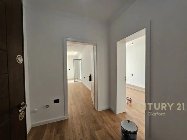 Tirane, shitet apartament 1+1 Kati 5, 54 m² 125.000 € (komuna e parisit)