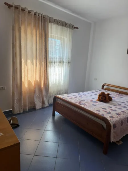 Tirane, jepet me qera apartament 2+1 Kati 2, 80 m² 450 € (Porcelan)