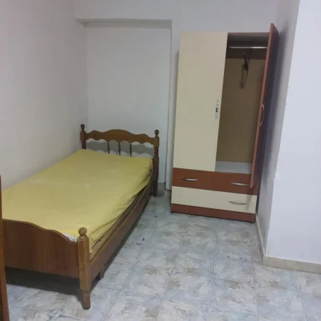 Tirane, jepet me qera apartament Studio Kati 2, 30 m² 300 € (Rruga Arben Broci)