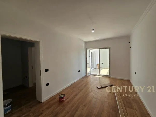 Tirane, shitet apartament 1+1 Kati 5, 64 m² 135.000 € (komuna e parisit)