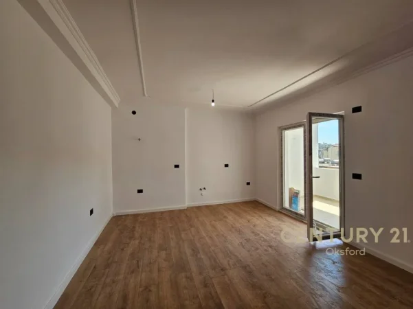 Tirane, shitet apartament 1+1 Kati 5, 64 m² 135.000 € (komuna e parisit)