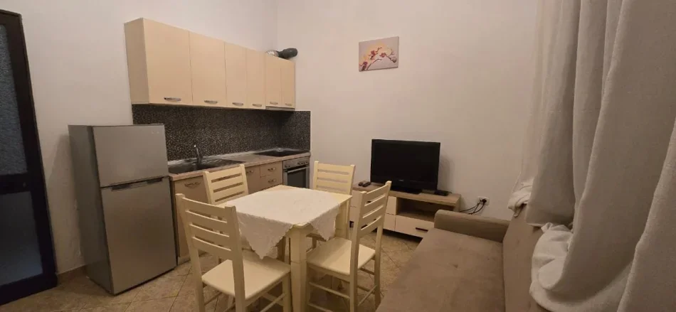 Tirane, jepet me qera apartament 1+1 Kati 1, 55 m² 330 € (Bulevardi i Ri)