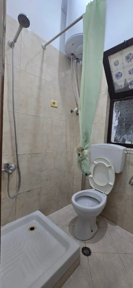 Tirane, jepet me qera apartament 1+1 Kati 1, 55 m² 330 € (Bulevardi i Ri)