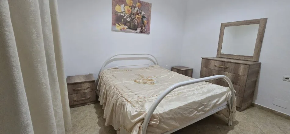 Tirane, jepet me qera apartament 1+1 Kati 1, 55 m² 330 € (Bulevardi i Ri)