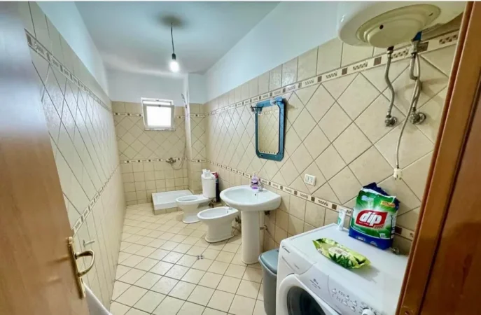 Tirane, jepet me qera apartament 2+1 Kati 5, 94 m² 450 € (Kamëz Municipality)