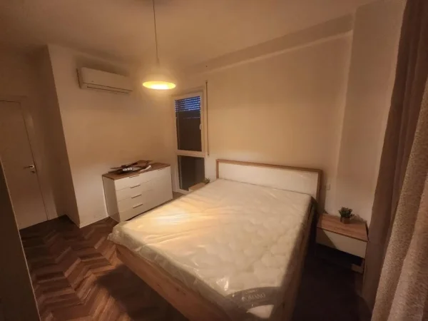 Tirane, jepet me qera apartament 2+1 Kati 3, 91 m² 600 € (Bulevardi i Ri)